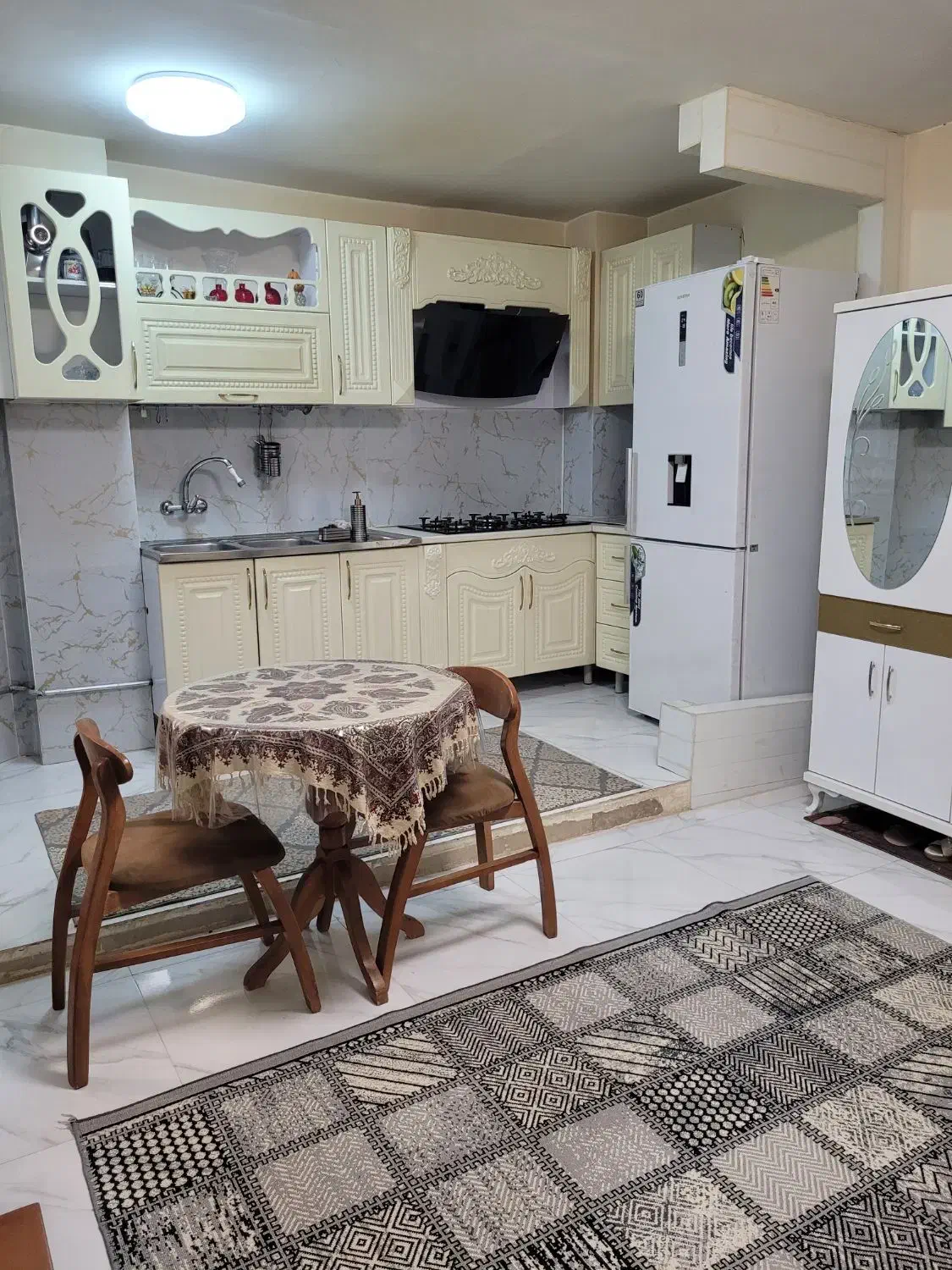 میز ناهار خوری چوب دو نفره|میز و صندلی غذاخوری|چالوس, |دیوار