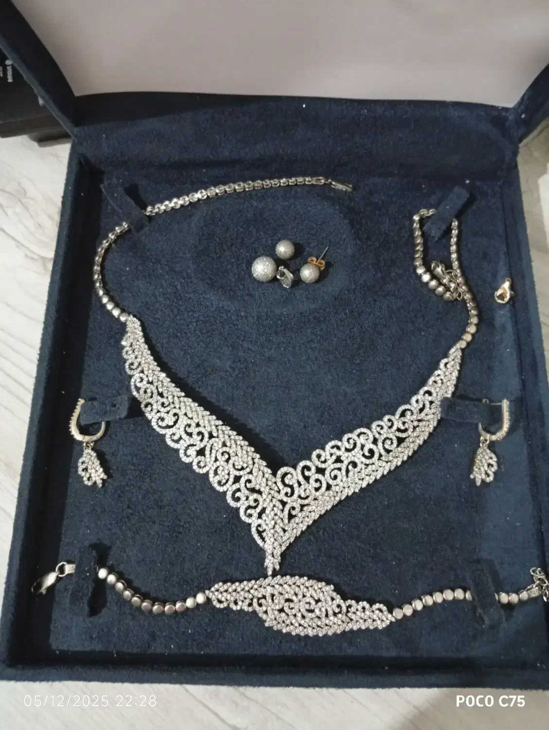 سرویس و نیم ست نقره|جواهرات|کرمانشاه, |دیوار