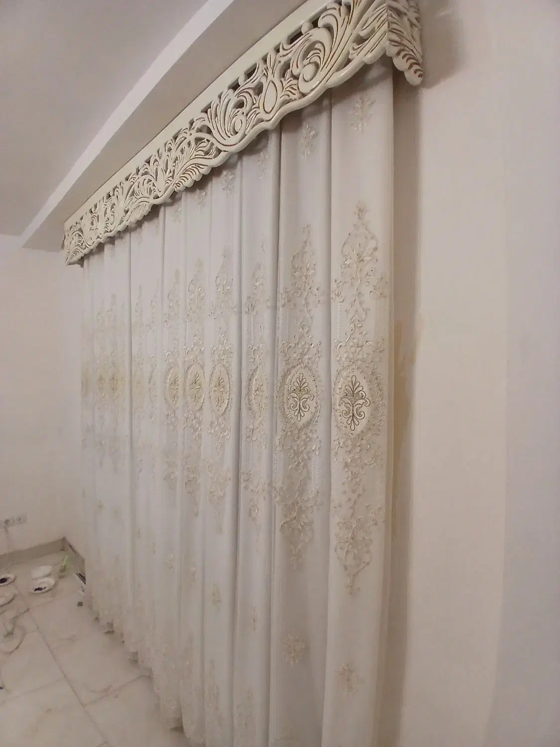 پرده به همراه کتیبه چوبی|پرده، رانر، رومیزی|رشت, کوی مهر|دیوار