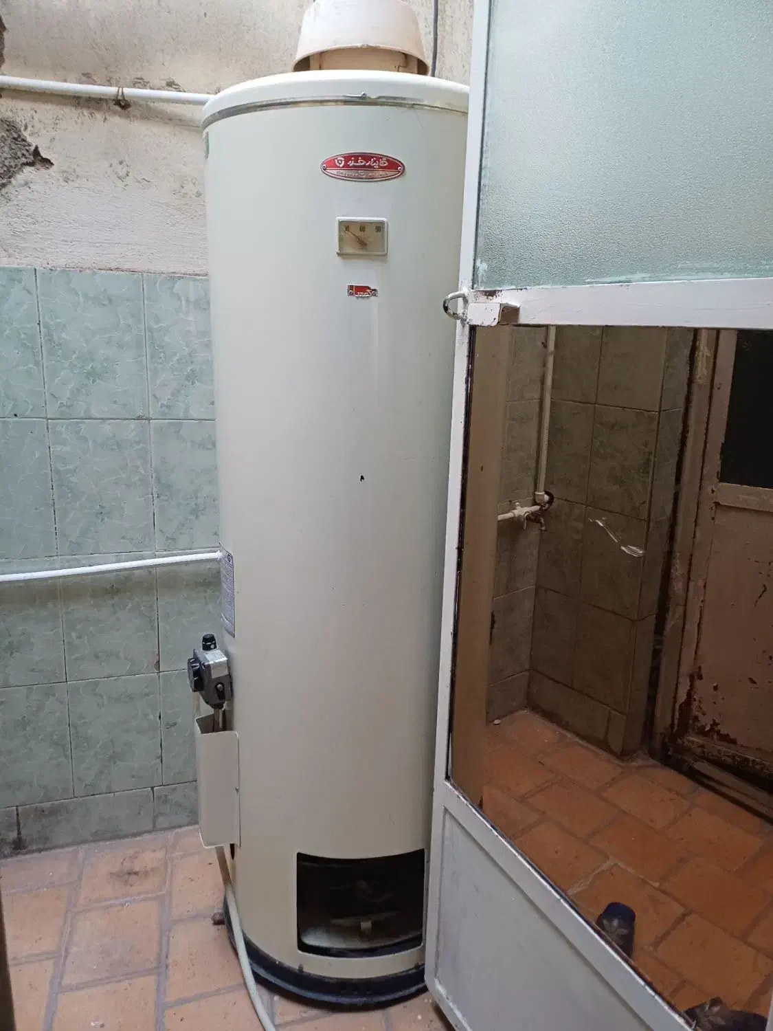 آبگرمکن زمینی|آبگرمکن، پکیج، شوفاژ|اقبالیه, |دیوار