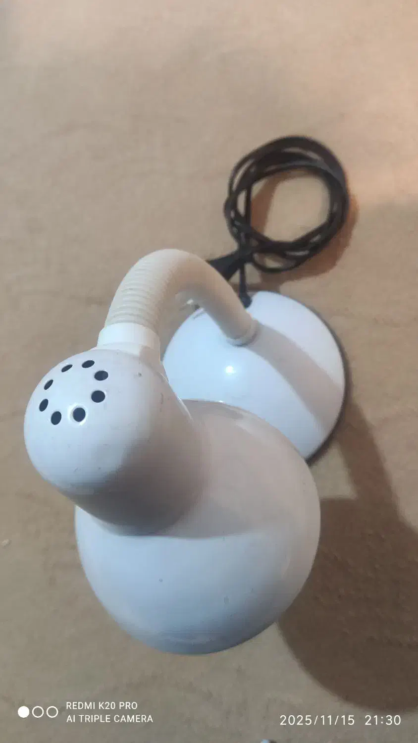 چراغ مطالعه کلاسیک بهمراه لامپ ۷وات|لامپ و چراغ|بوکان, |دیوار