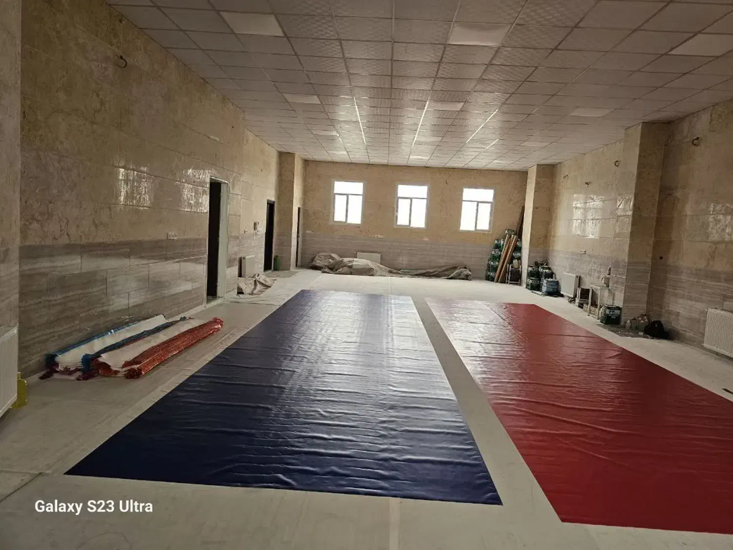 یک باب سالن شیک وتمیز دارای امکانات کامل|اجارهٔ دفتر کار، اتاق اداری، مطب|قم, شهرک مهدیه (مدرس)|دیوار