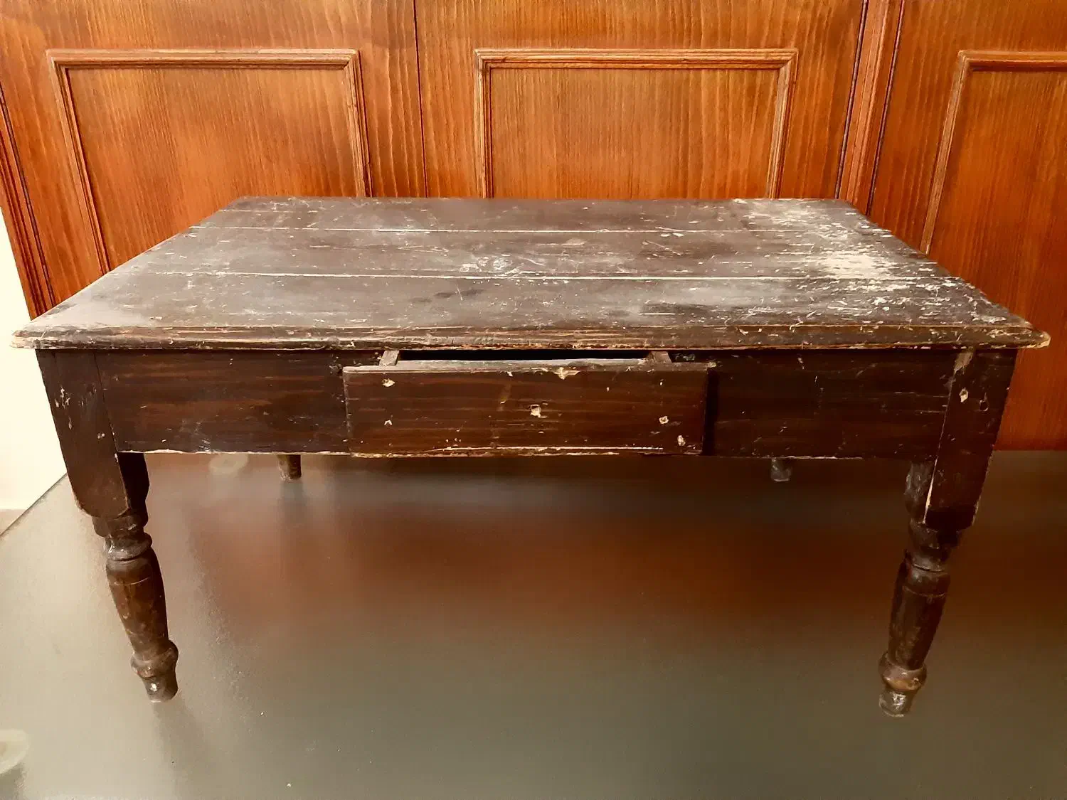 میز قدیمی|کلکسیون اشیاء عتیقه|تهران, نارمک جنوبی|دیوار