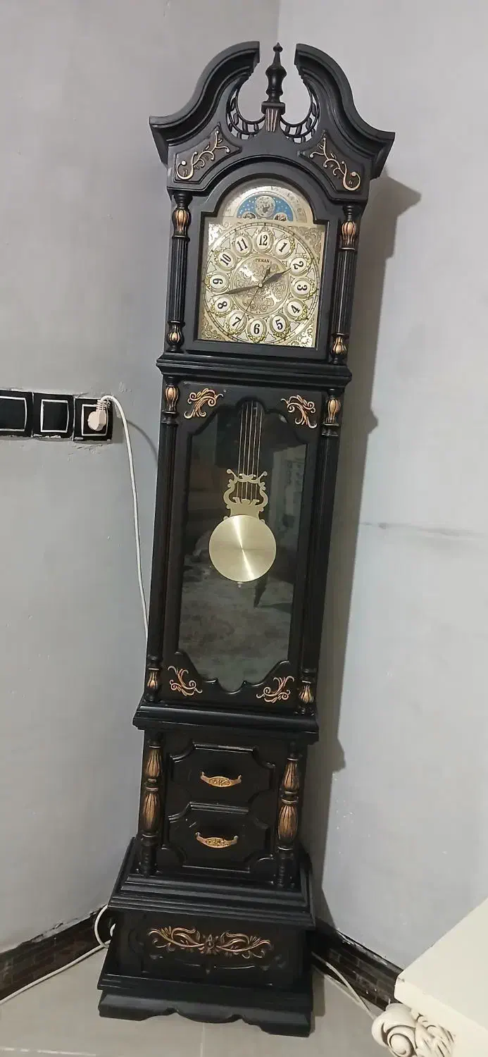 ساعت ایستاده نو و سالم چوب گردو|ساعت دیواری و تزئینی|خرم‌آباد, |دیوار