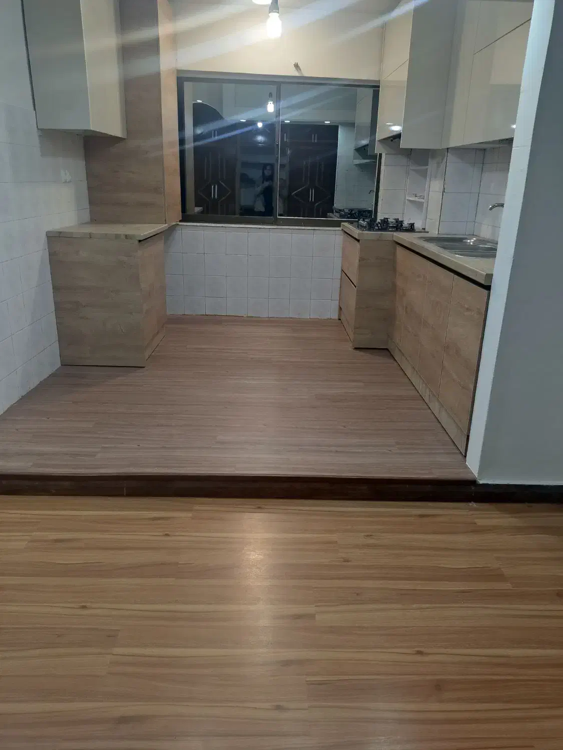 واحد مستقل طبقه اول با پارکینگ بزرگ کاشف شرقی|اجارهٔ آپارتمان|لاهیجان, شهید آوینی|دیوار