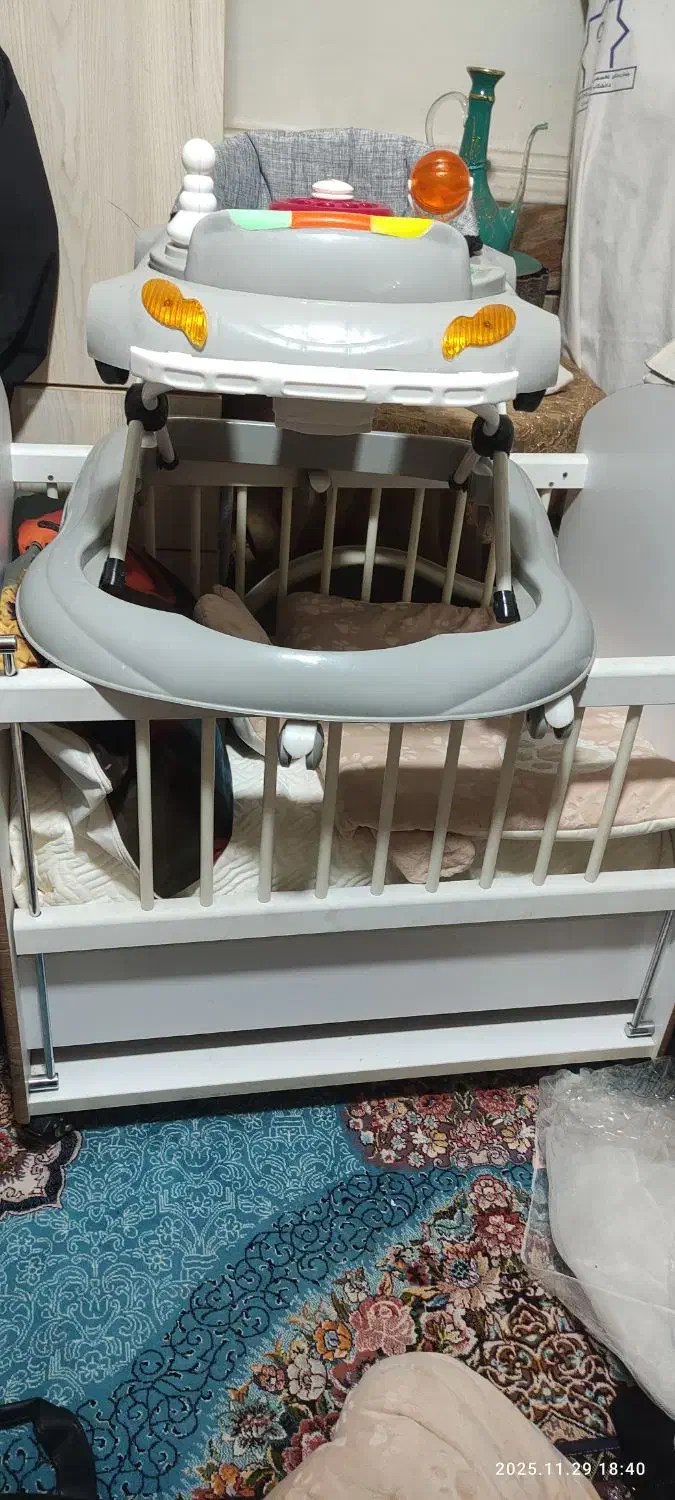 یک عدد تخت بچه  در حد نو|اسباب و اثاث بچه|زاهدان, |دیوار