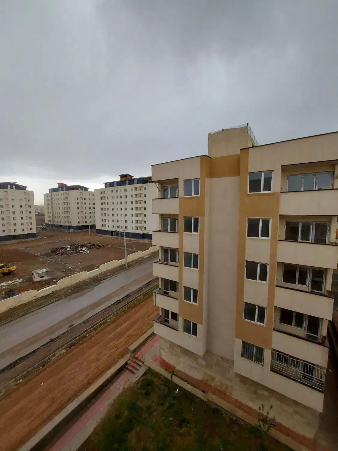 85 متری /فول/چسبیده به فاز1|فروش آپارتمان|هشتگرد, شهرک گلها|دیوار