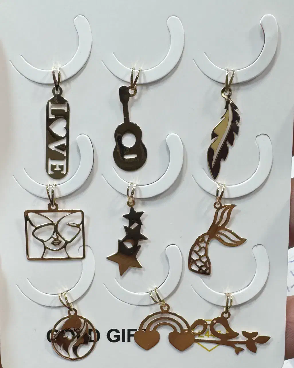 باورتون میشه آویز طلا جهت روز مادر این قیمت|جواهرات|کاشان, درب زنجیر|دیوار