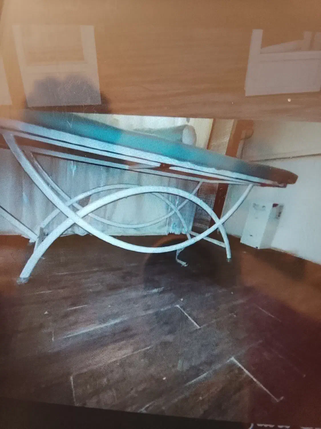 لطفا توجه کنید یک تخت ماساژ به فروش میرسد|آرایشی، بهداشتی، درمانی|شیراز, سینما سعدی|دیوار