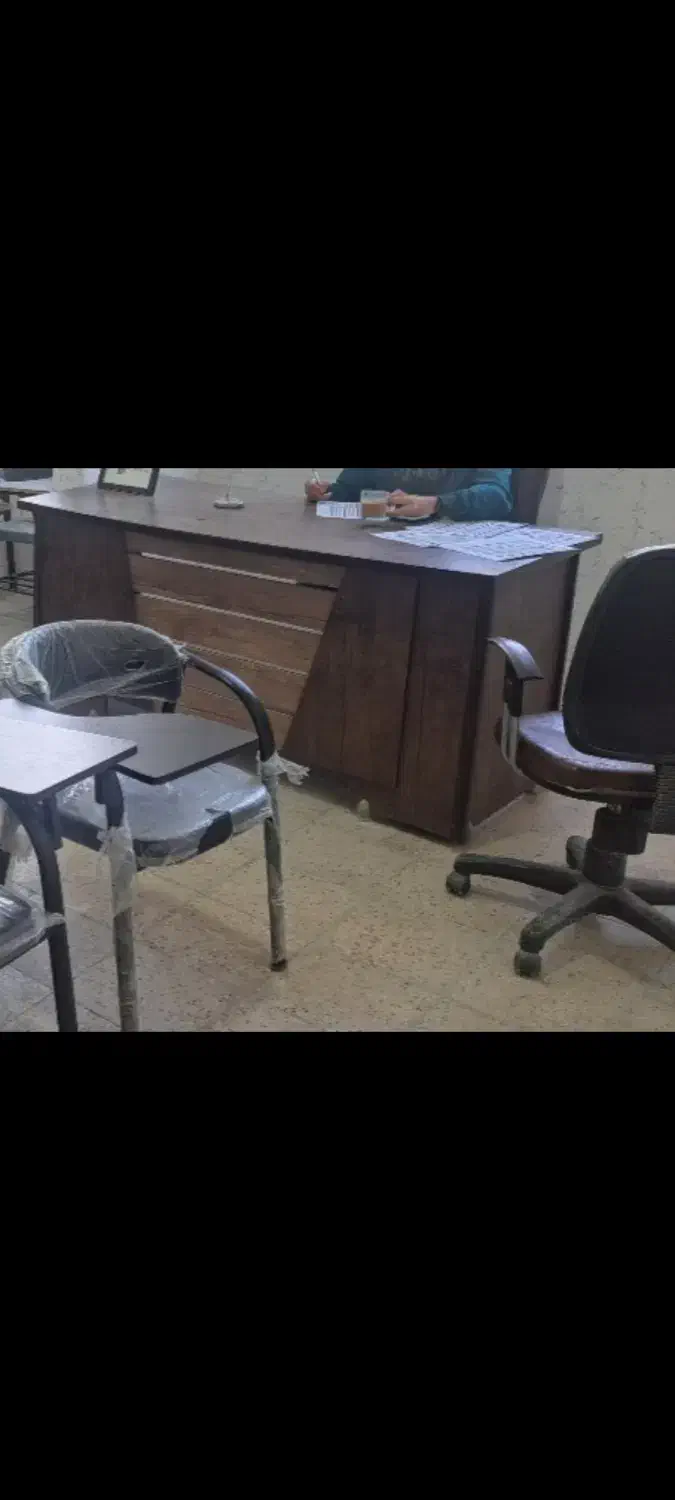 میز مدیریت واداری وصندلی دانشآموزی وصندلی انتظار|مبلمان اداری|کوار, |دیوار