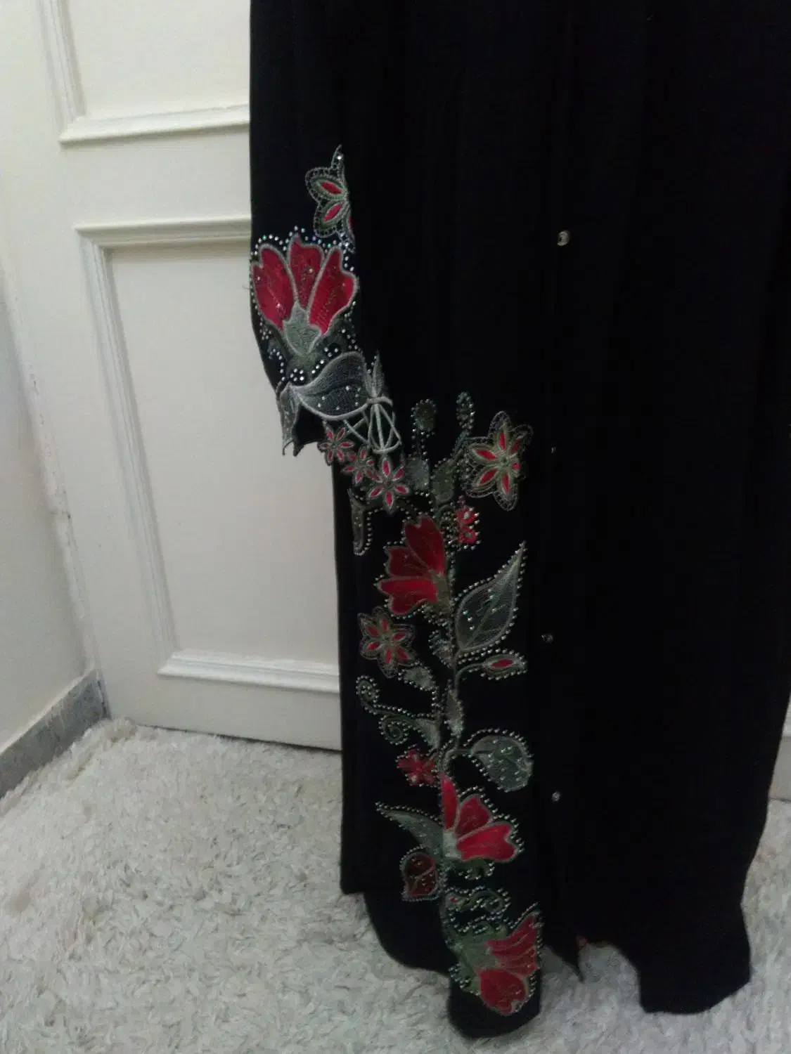 مانتو مجلسی کرپ مشکی گلدوزی یلدا  بزرگ ۴۶-۴۸-۵۰|لباس|تهران, تاکسیرانی|دیوار