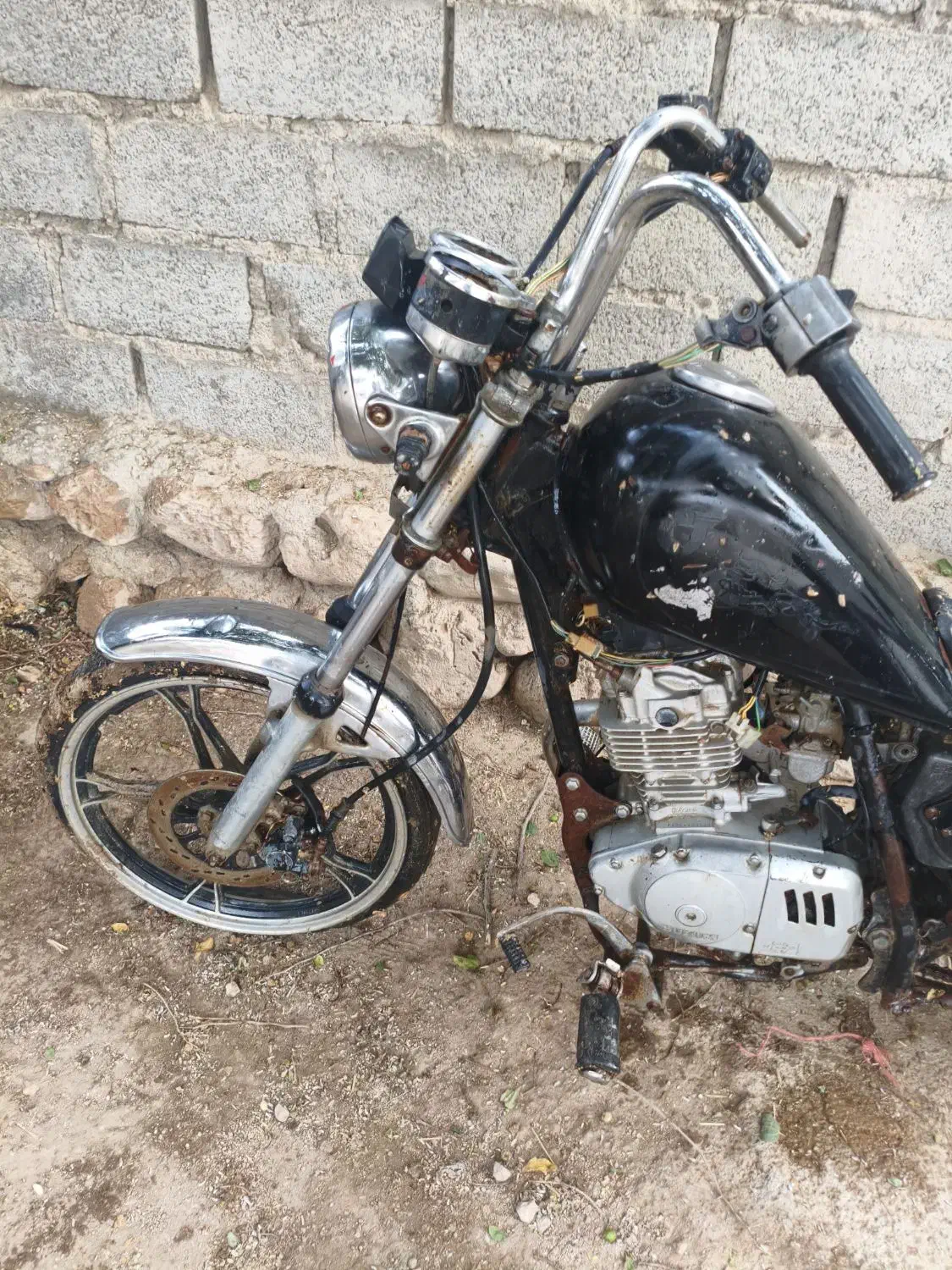 سوزاک|موتورسیکلت|بستک, |دیوار