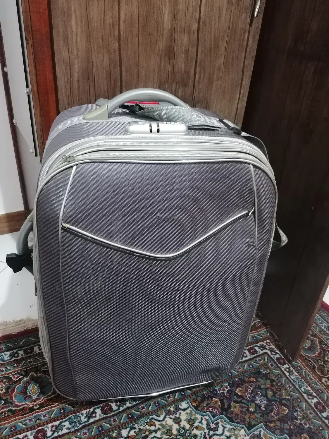 چمدان|کیف، کفش، کمربند|لنگرود, |دیوار