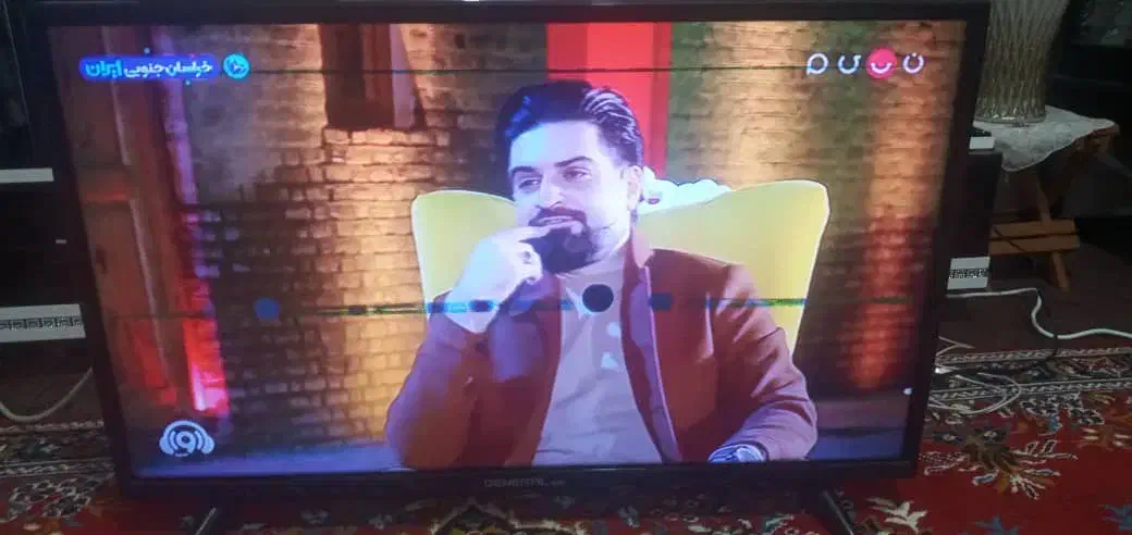 تلوزیون ۳۲ اینچ|تلویزیون و پروژکتور|ارومیه, |دیوار