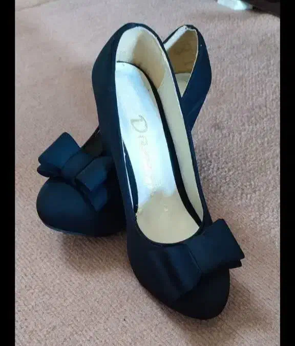 کفش مجلسی|کیف، کفش، کمربند|گنبد کاووس, |دیوار