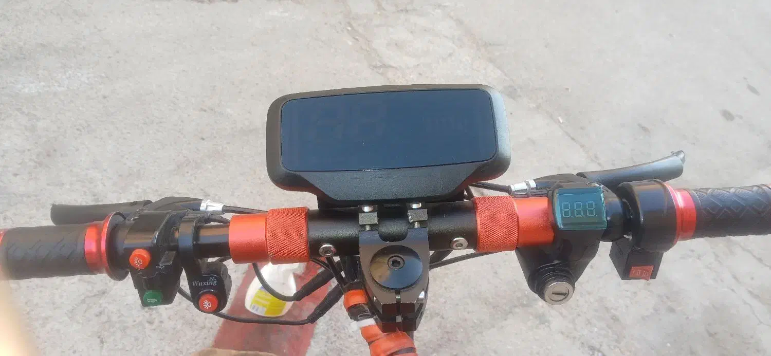 اسکوتر|دوچرخه، اسکیت، اسکوتر|شیراز, کوشک میدان|دیوار