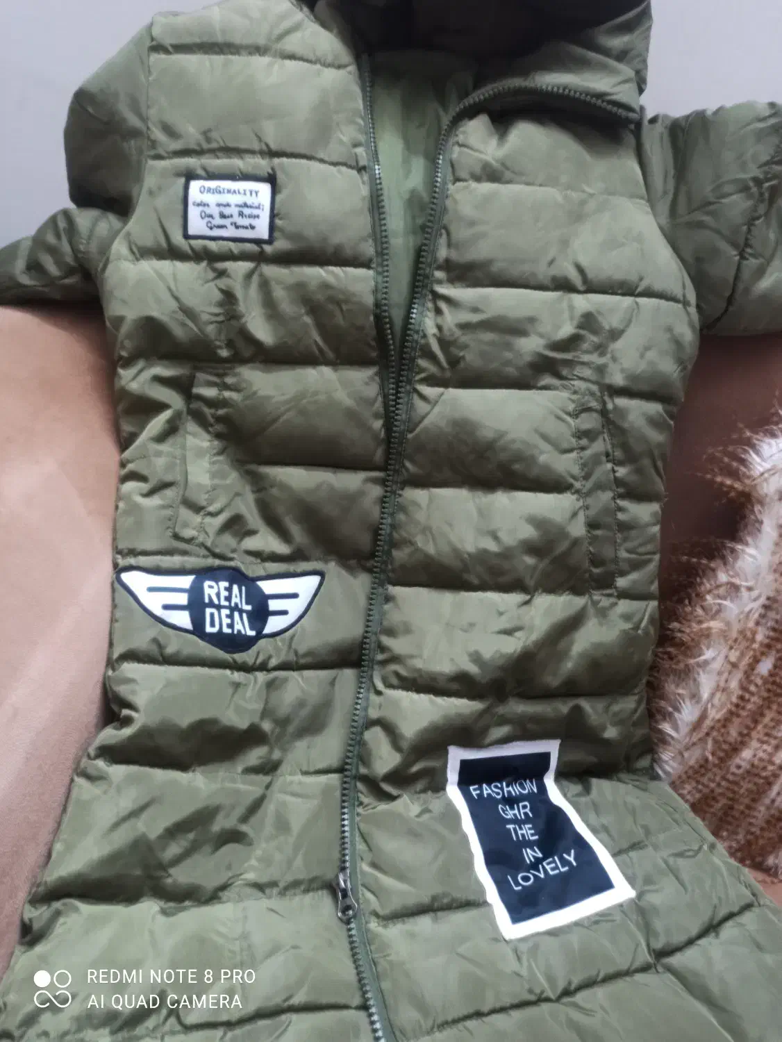 لباس|لباس|مشهد, طبرسی شمالی|دیوار