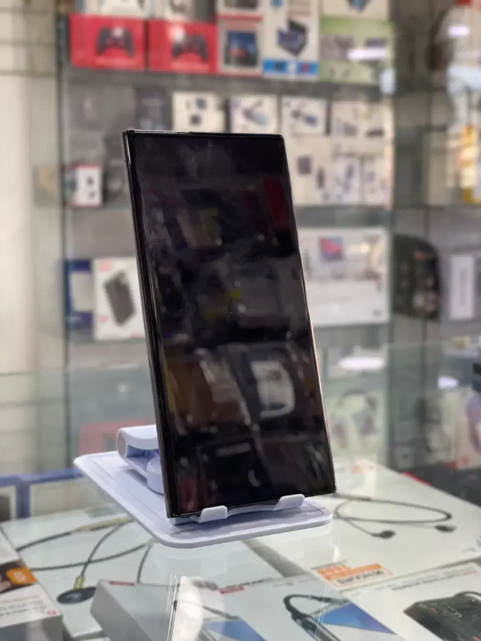 موبایل|موبایل|یاسوج, |دیوار