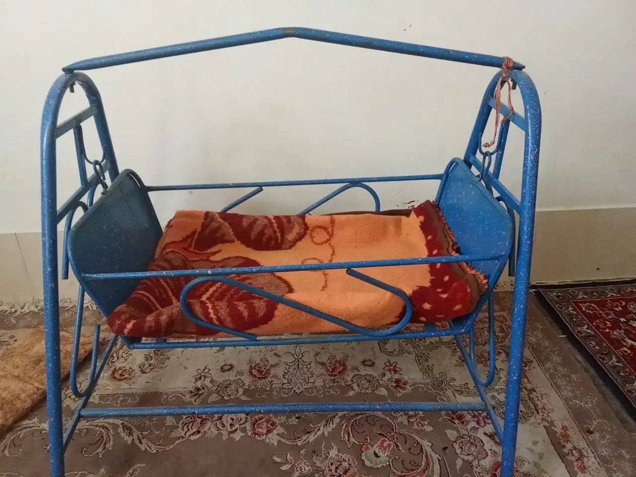 گهواره فلزی|اسباب و اثاث بچه|شیراز, شاپورجان|دیوار