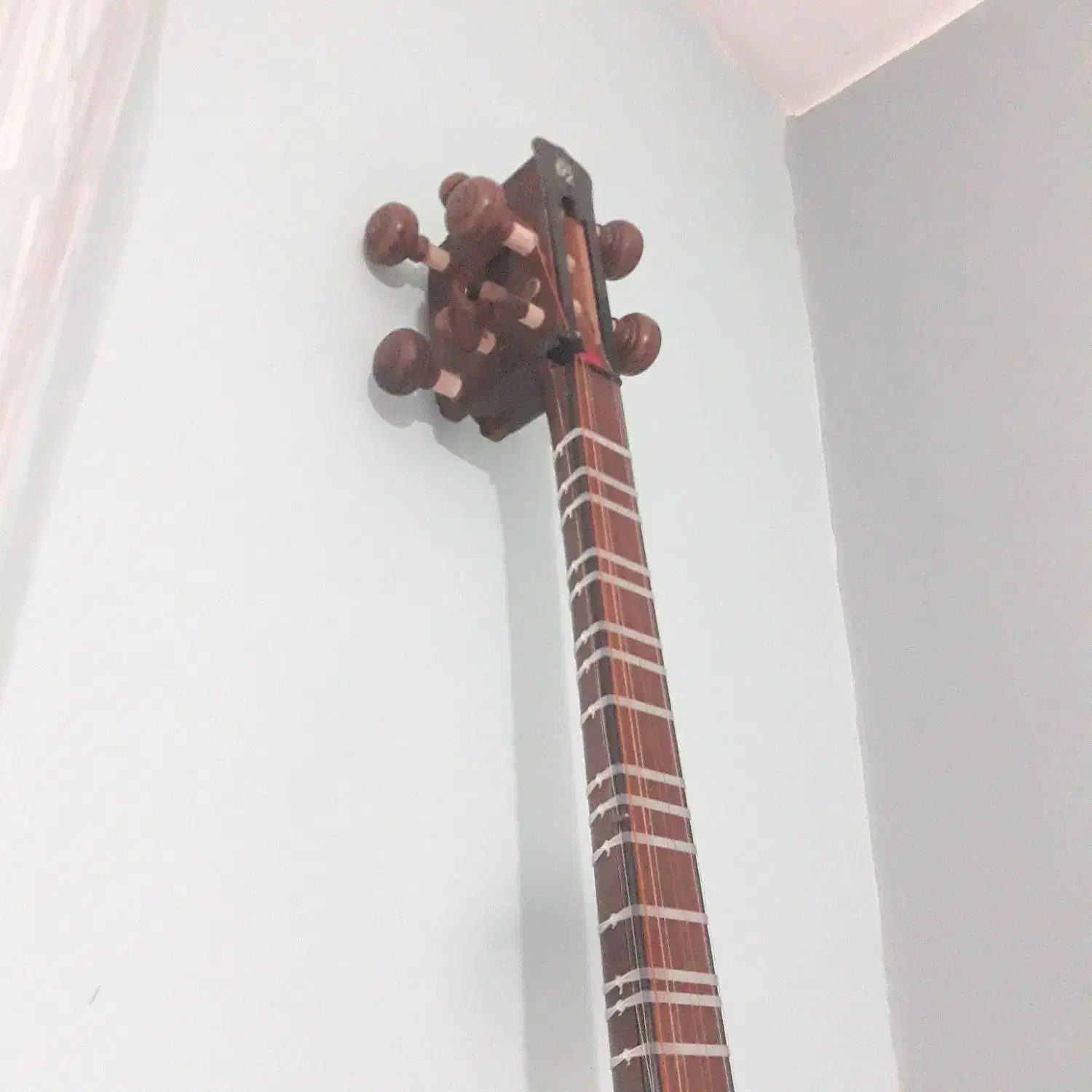 تار۹سیم قفقازی|سازهای سنتی|رشت, لاکانی|دیوار