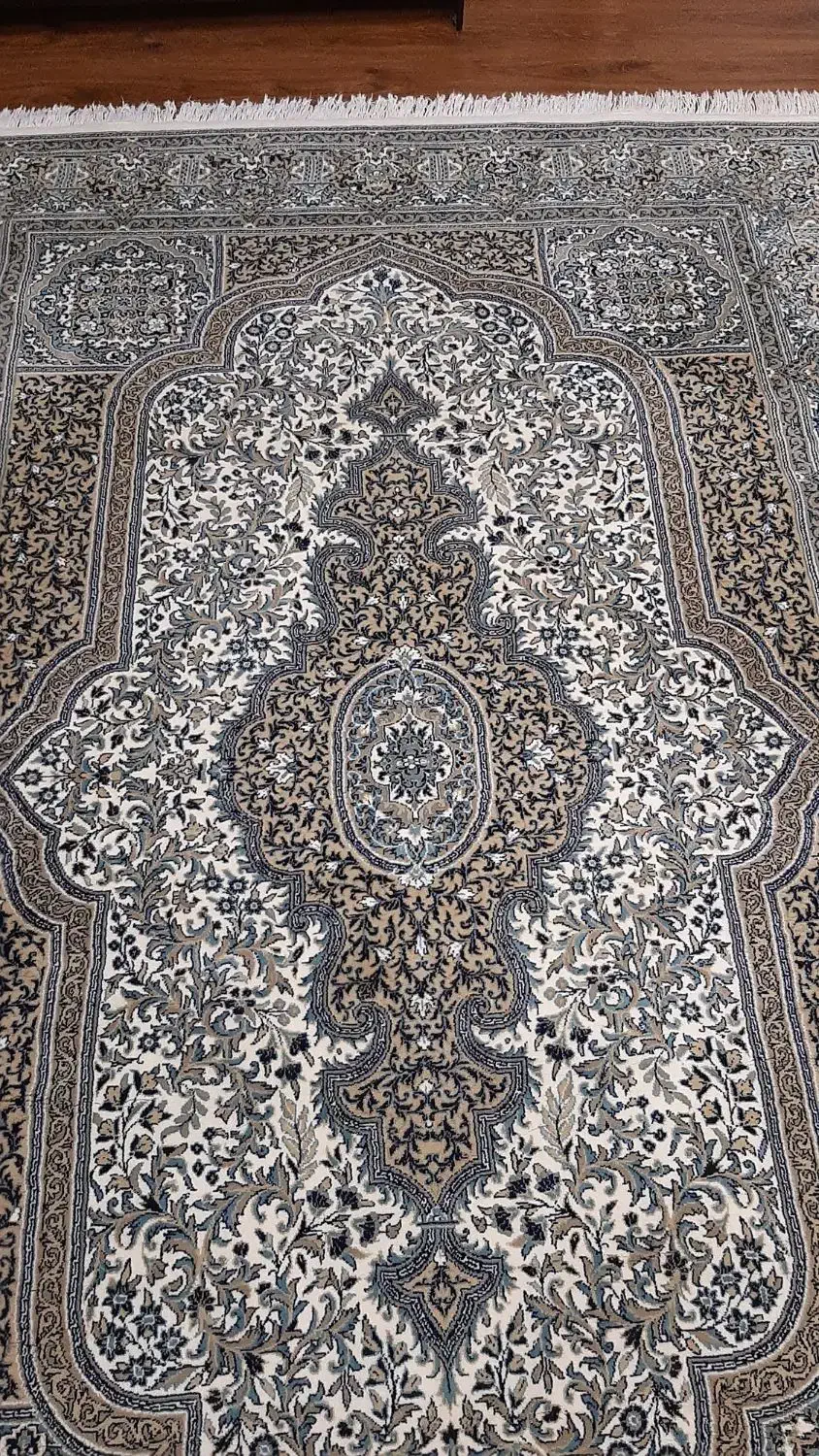 ۲ تخته فرش ۶متری|فرش|بندر انزلی, شاکوچه|دیوار