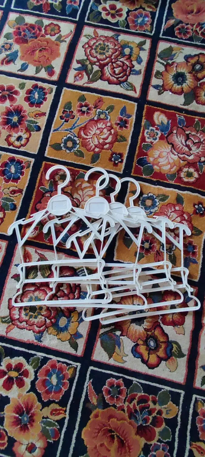 چوبکار لباس|کفش و لباس بچه|رشت, باهنر|دیوار