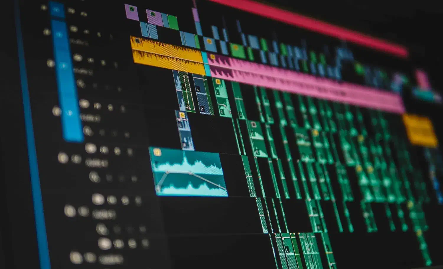 ادیتور ویدئو حرفه ای|خدمات رایانهای و موبایل|شیراز, گلدشت معالیآباد|دیوار