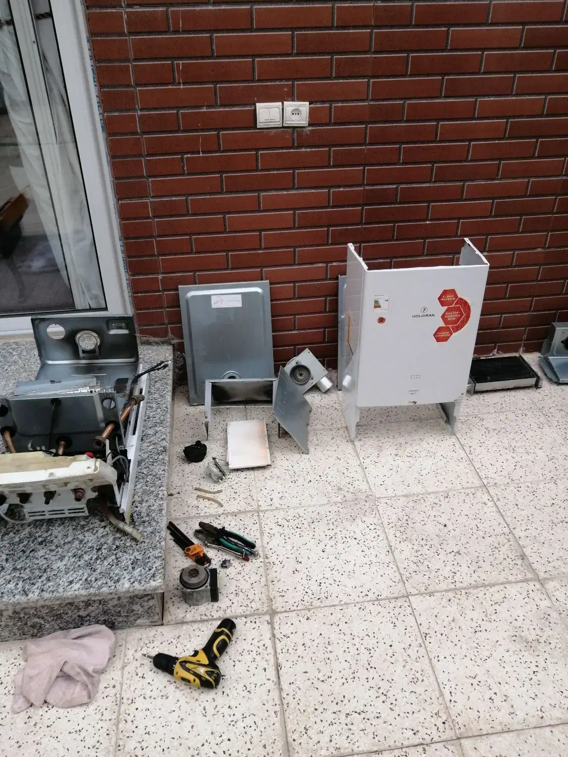 تعمیر و نصب انواع پکیج و شوفاژ وآبگرمکن دیواری|خدمات پیشه و مهارت|اصفهان, ملک‌شهر|دیوار