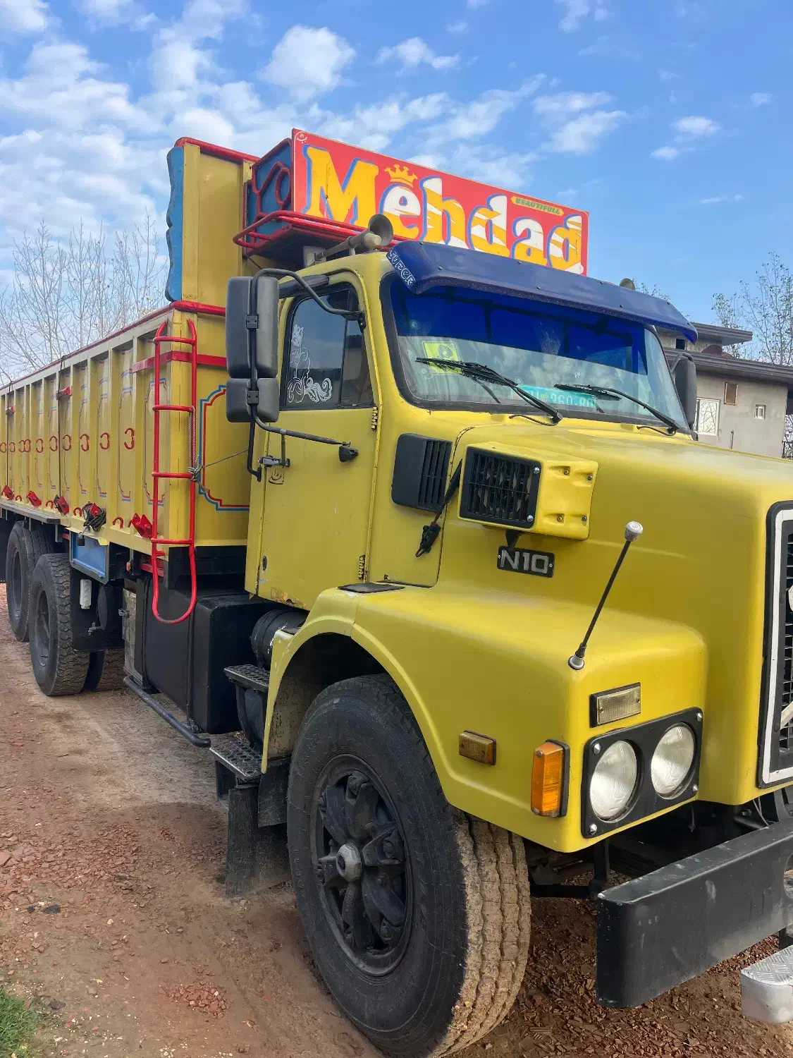 ولوو باری ۶۵ توپ طلا جکی|خودرو سنگین|نکا, |دیوار