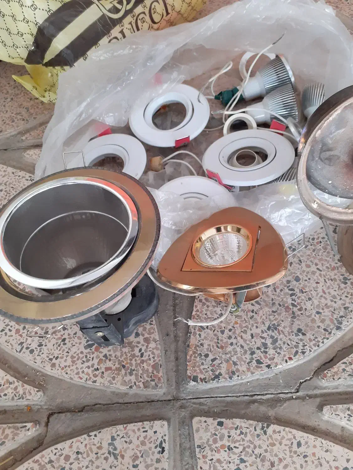 هالوژن و  چراغ گازی|لوستر و چراغ آویز|شیراز, اصلاح‌نژاد|دیوار