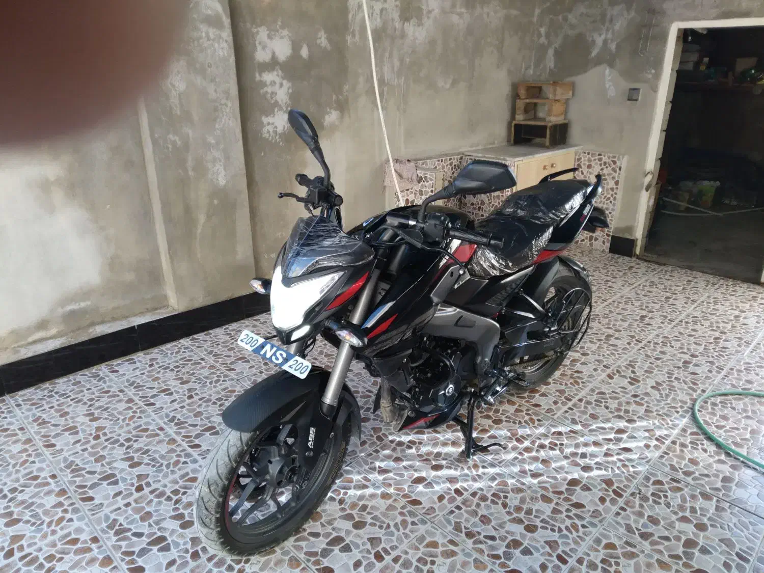 باجاج ان اس|موتورسیکلت|درگهان, |دیوار