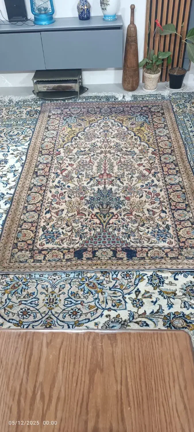 فرش کرم دستی|فرش|اصفهان, شمس آباد|دیوار