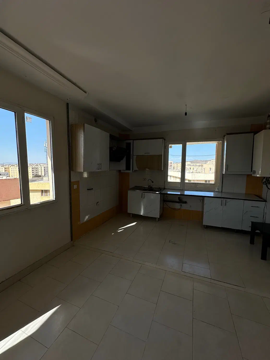 فاز ۴ شمال پروژه شاهد با پارکینگ و انباری|فروش آپارتمان|پرند, فاز ۴|دیوار