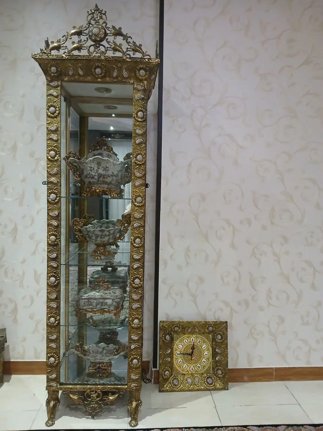 بوفه برنجی اصل و مجسمه ماهی مسی برنجی|بوفه، ویترین، کنسول|کرج, شاهین‌ویلا|دیوار