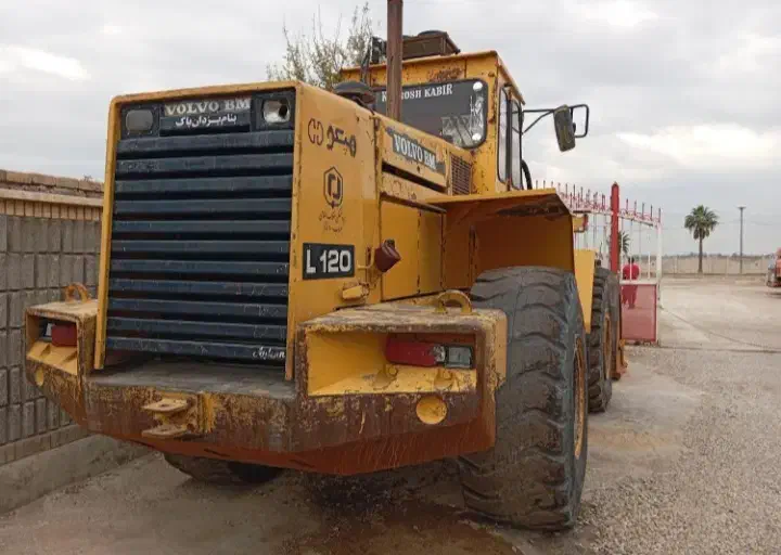 لودر ولوو L120 مدل 70 تمام فابریک|خودرو سنگین|زیرآب, |دیوار