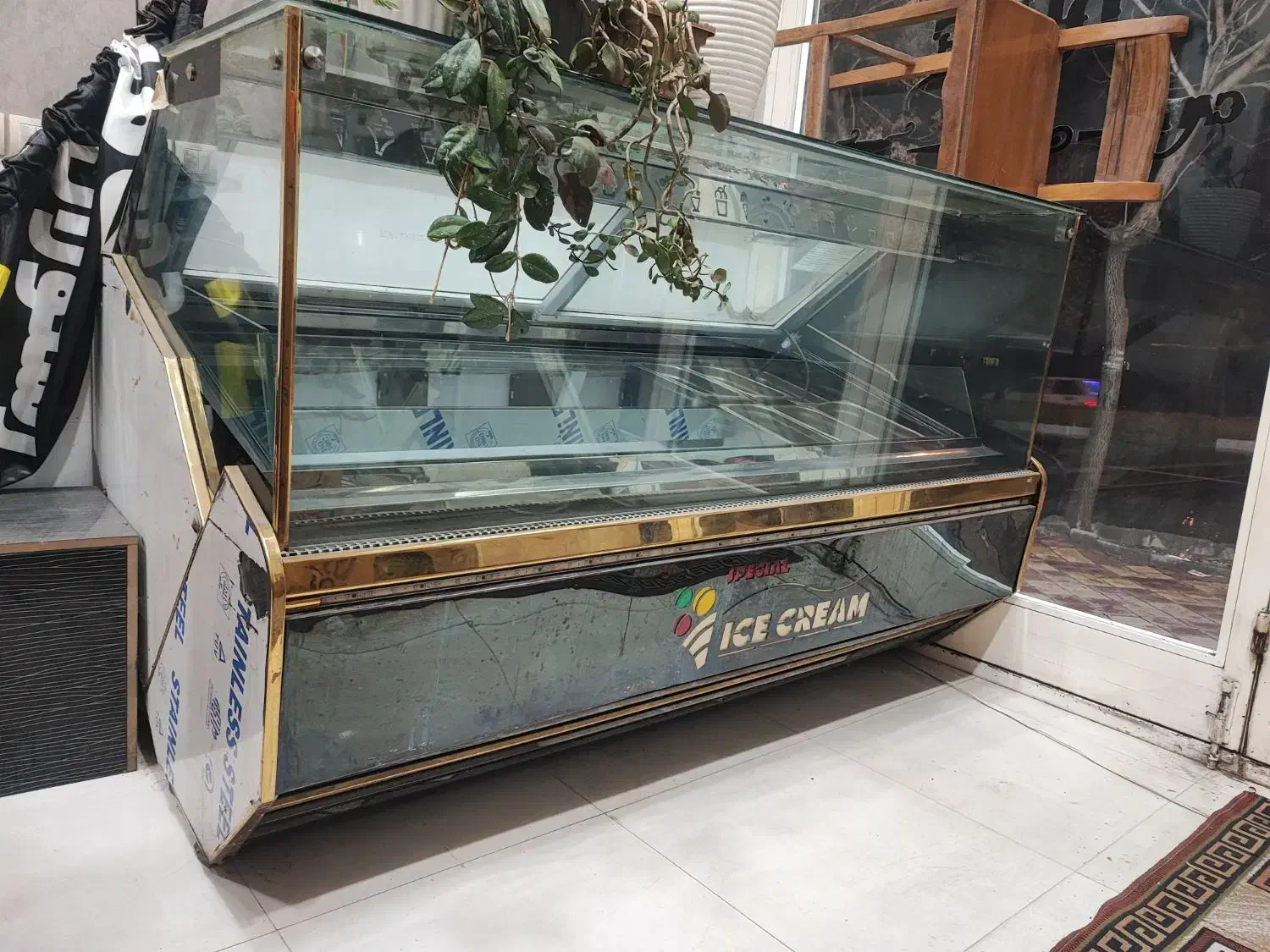 یخچال بستنی تاپینگ ۲۴|کافی‌شاپ و رستوران|مشگین شهر, |دیوار