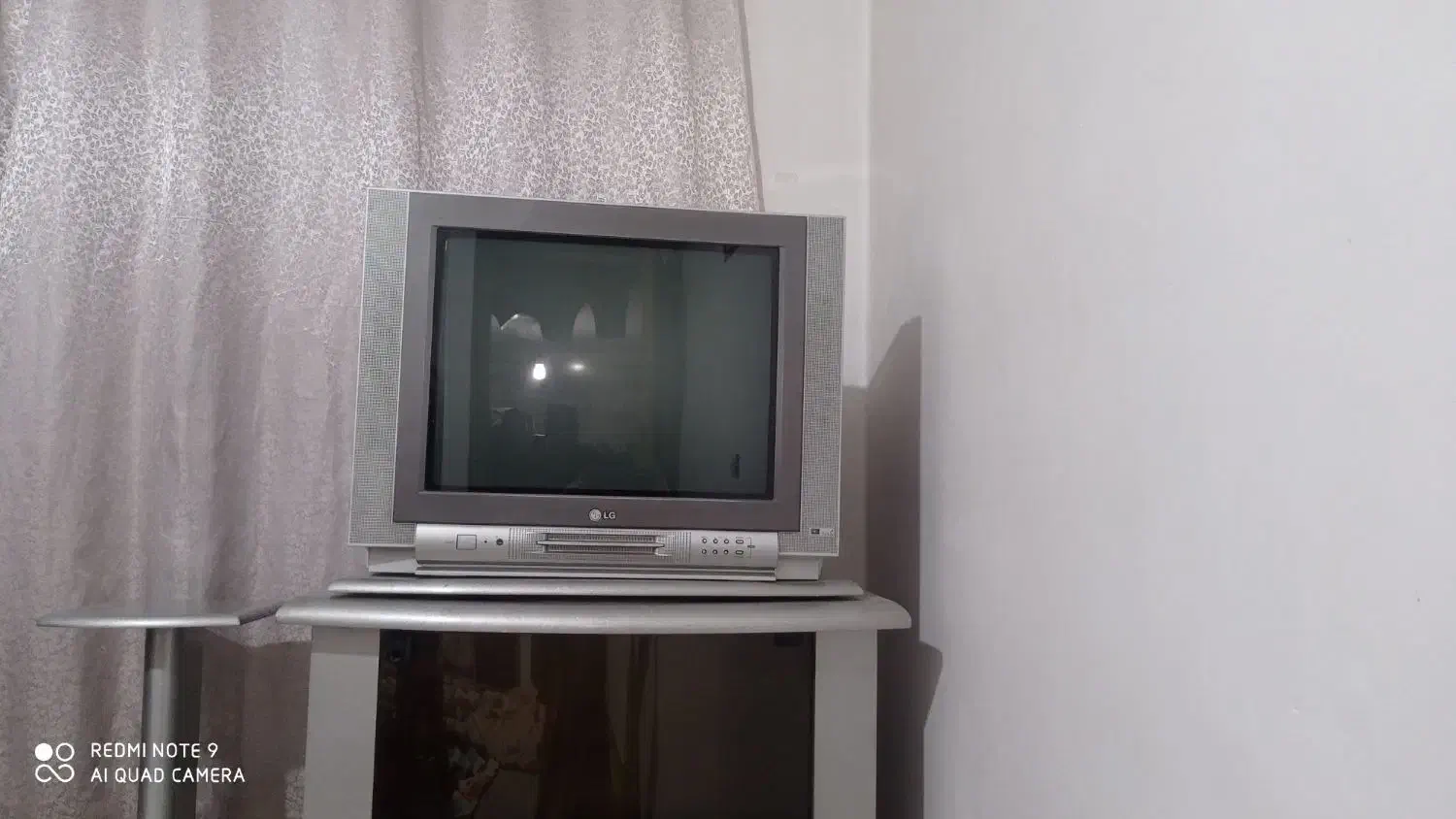 تلویزیون با دستگاه دیجیتال با زیر تلویزونی|تلویزیون و پروژکتور|یاسوج, |دیوار