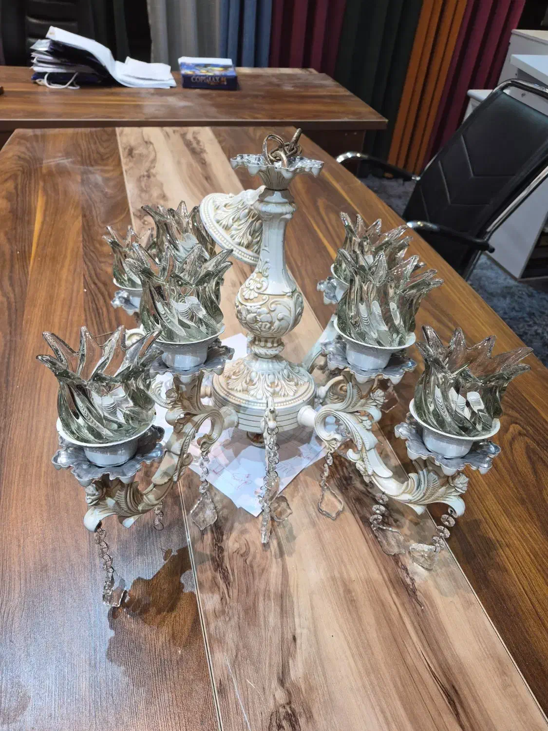 لوستر کلاسیک سلطنتی|لوستر و چراغ آویز|شیراز, فخرآباد (دروازه کازرون)|دیوار