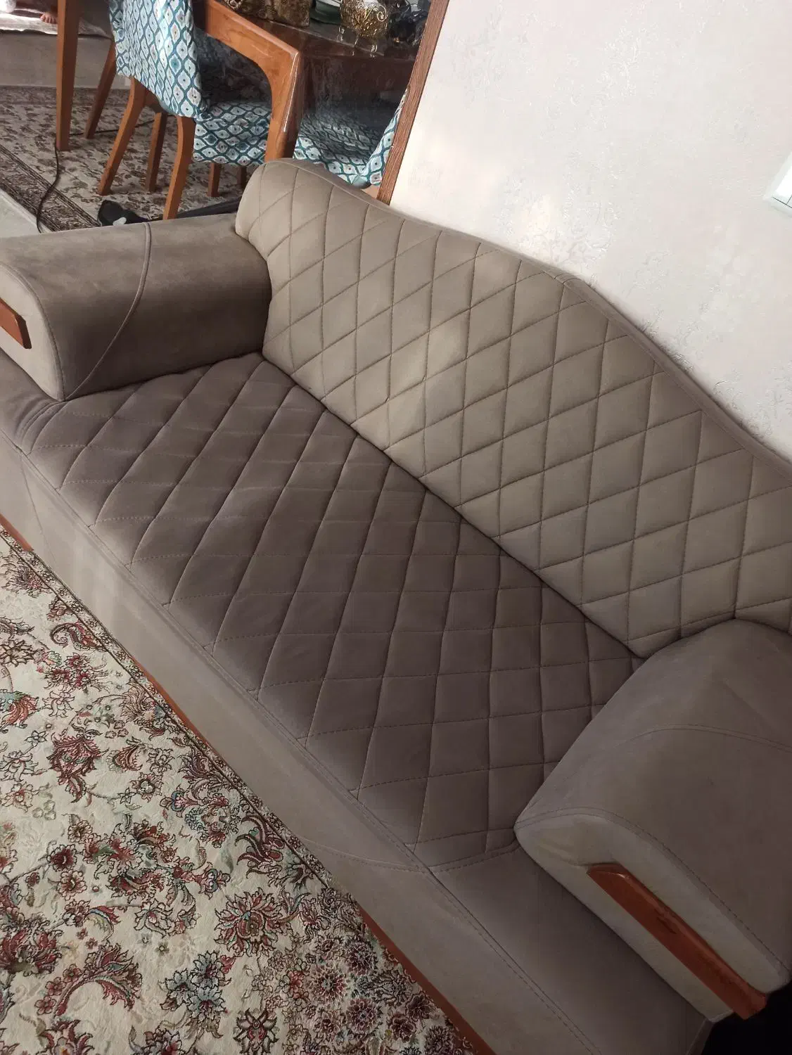 .مبل فروش تماس نگیرد.مبل 7نفره تمیز و‌محکم|مبلمان خانگی و میز عسلی|کرج, شهرک لاله|دیوار