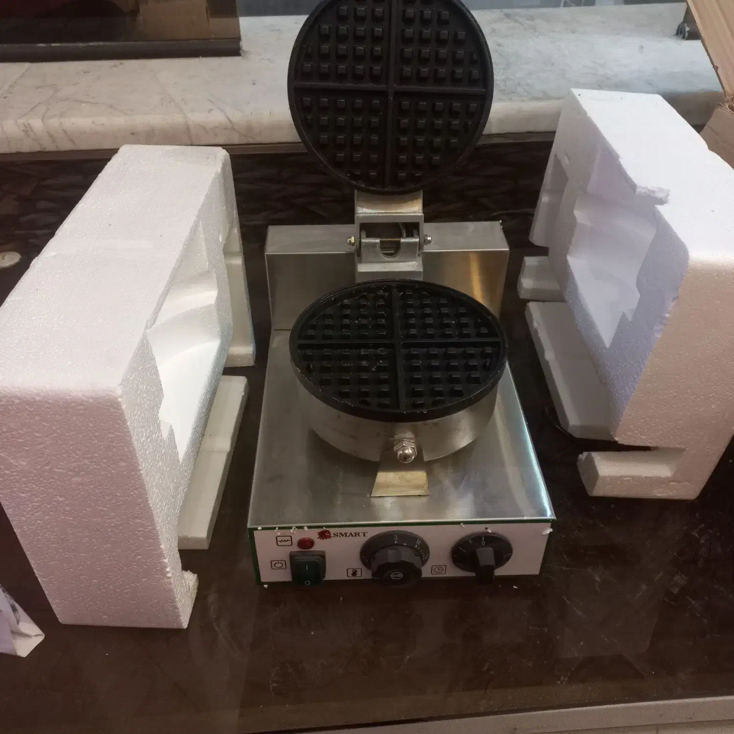 فر ساندویچی گرم کن دستگاه وافل کراشر یخ|کافی‌شاپ و رستوران|کاشان, گبرها|دیوار