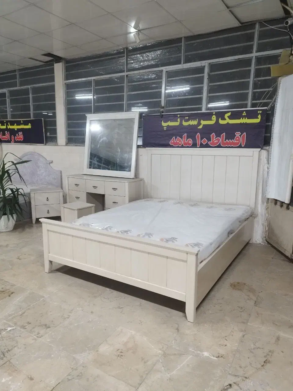 سرویس خواب رنگی تخت دراور پاتختی|تخت و سرویس خواب|مشهد, گرجی علیا|دیوار