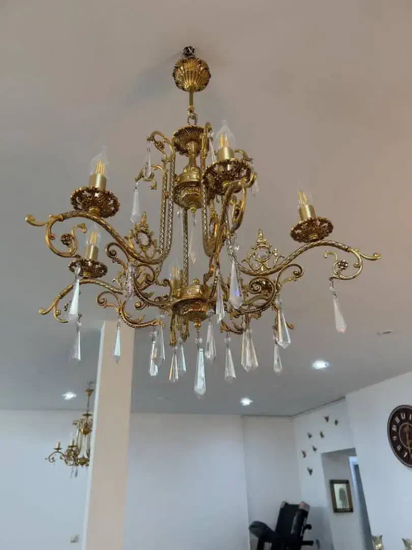 لوستر برنجی در شهر جم|لوستر و چراغ آویز|جم, |دیوار