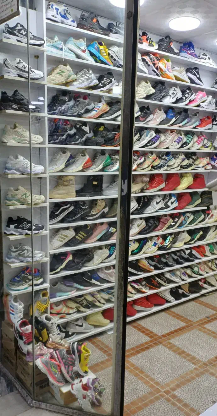 کتونی زنانه و بچه گانه|کیف، کفش، کمربند|بروجرد, |دیوار