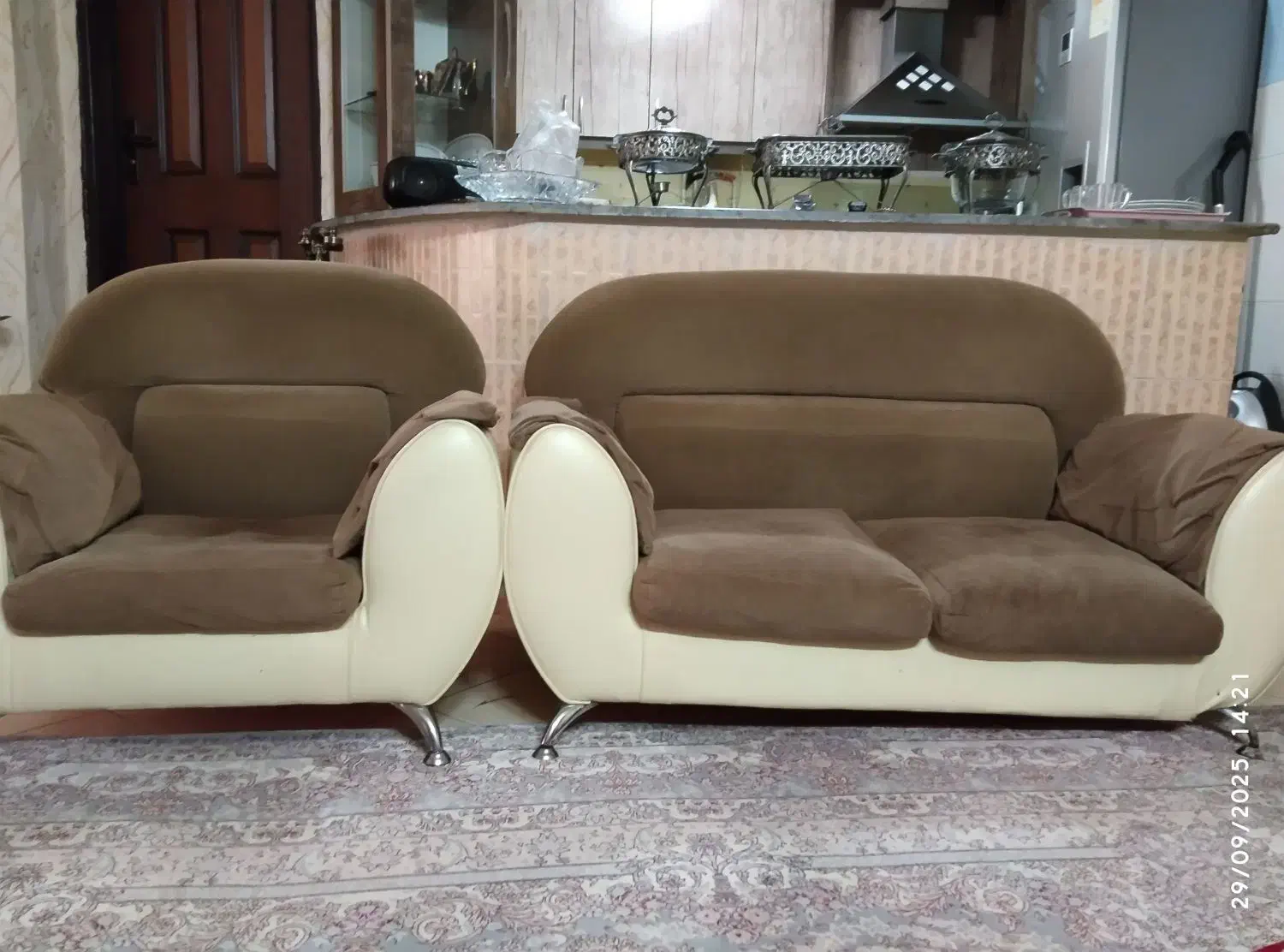 فروش فوری مبل 3نفره|مبلمان خانگی و میز عسلی|اردبیل, |دیوار