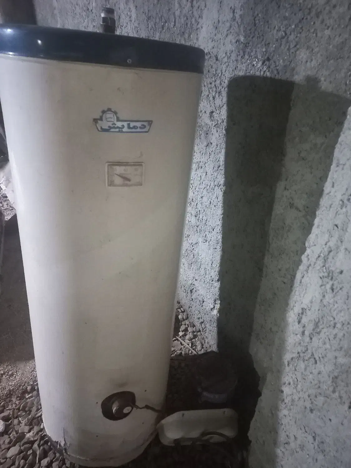 ابگرمکن ۱۲۰ لیتری تمیز. و کولر پنجرهای|آبگرمکن، پکیج، شوفاژ|بندرعباس, |دیوار