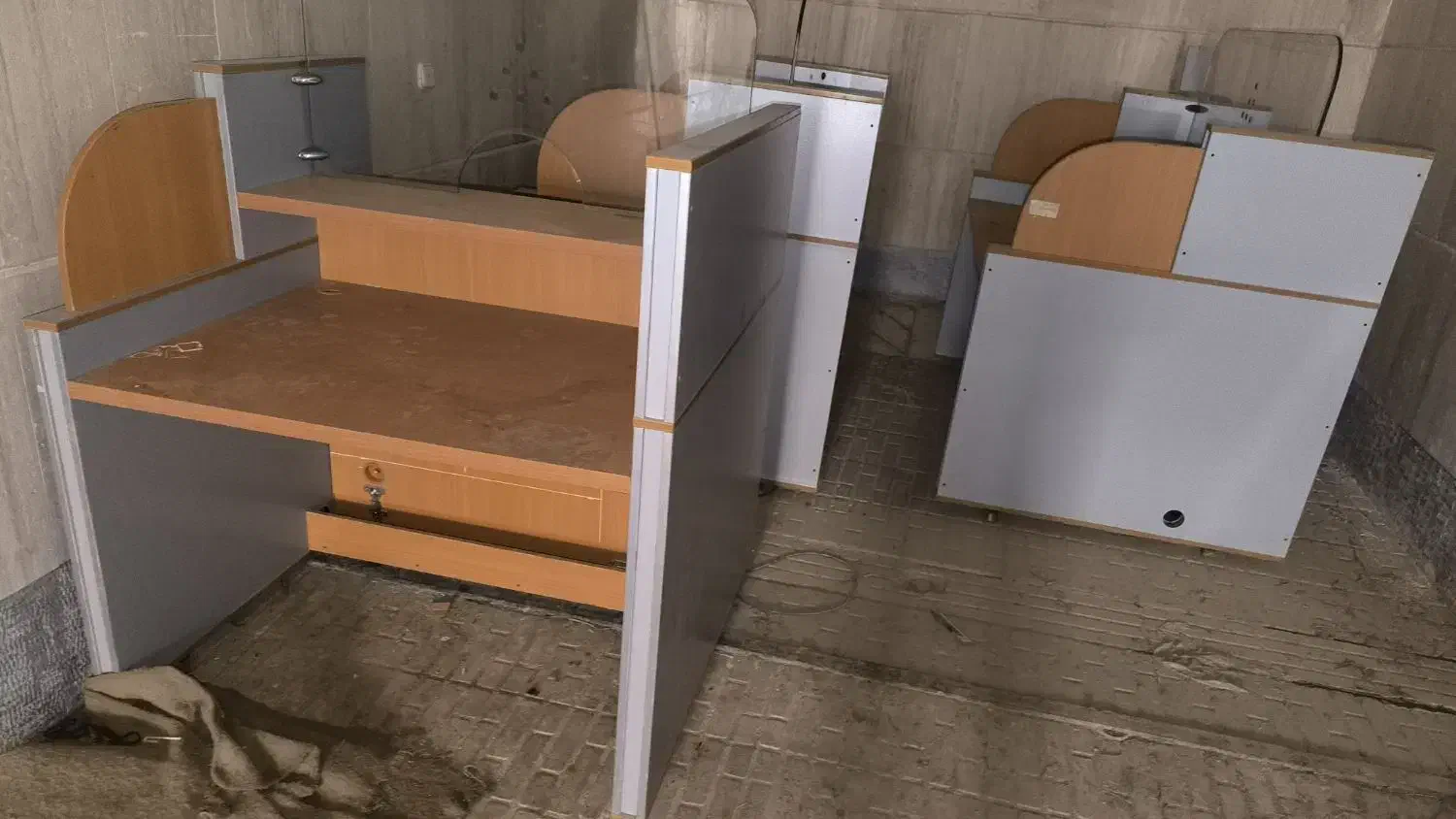 میز اداری ،گیشه|مبلمان اداری|محلات, |دیوار