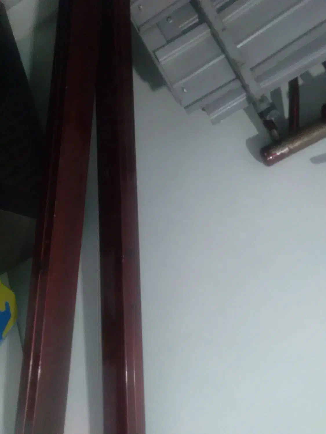 تخت فلزی|تخت و سرویس خواب|مهاجران, |دیوار