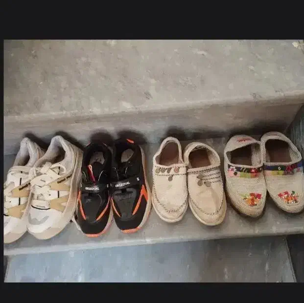 کتونی وگیوه درحد نو|کیف، کفش، کمربند|پاکدشت, حصار امیر|دیوار