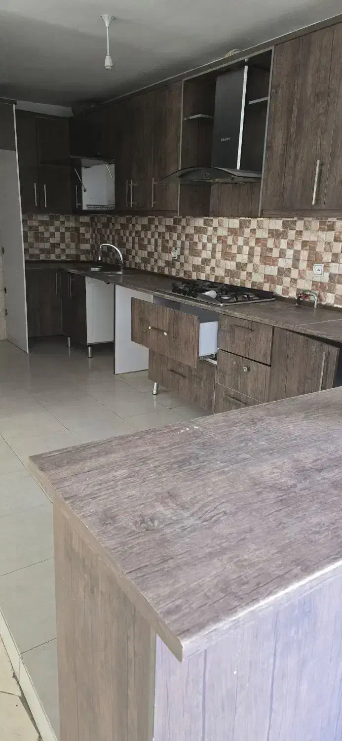 ۱۴۰متری طرشت همایونشهر