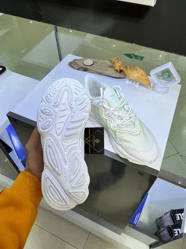 کتونی اورجینال دخترانه ادیداس ozweego gw4650|کیف، کفش، کمربند|لردگان, |دیوار